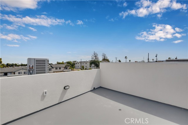 ROOFTOP DECK