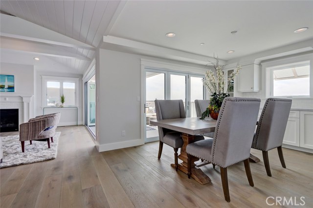 700 Loma Drive, Hermosa Beach, California 90254, 3 Bedrooms Bedrooms, ,3 BathroomsBathrooms,Residential,Sold,Loma,SB18137113