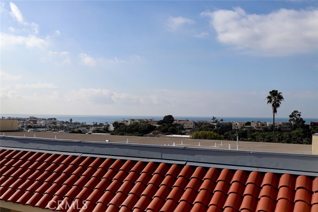 1707 Pacific Coast, Hermosa Beach, California 90254, 1 Bedroom Bedrooms, ,1 BathroomBathrooms,Residential,Sold,Pacific Coast,SB20005947