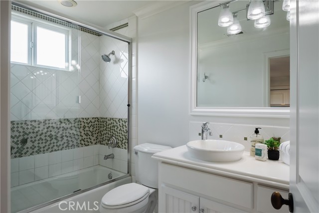 653 36th Street, Manhattan Beach, California 90266, 5 Bedrooms Bedrooms, ,5 BathroomsBathrooms,Residential,Sold,36th,SB21097306