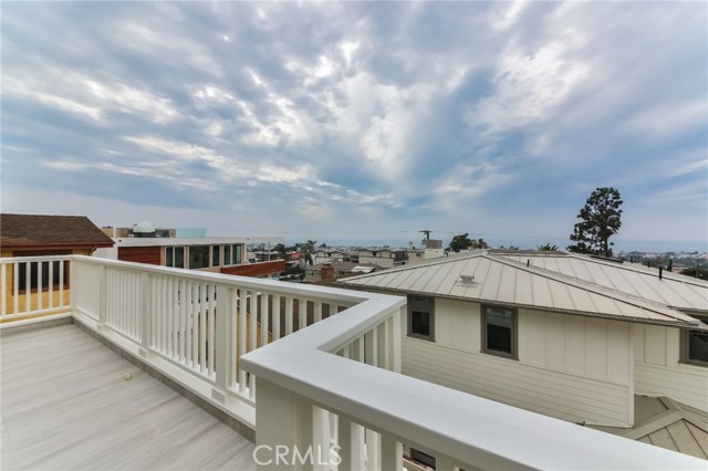 1724 Prospect Avenue, Hermosa Beach, California 90254, 4 Bedrooms Bedrooms, ,3 BathroomsBathrooms,Residential,Sold,Prospect,SB18002034