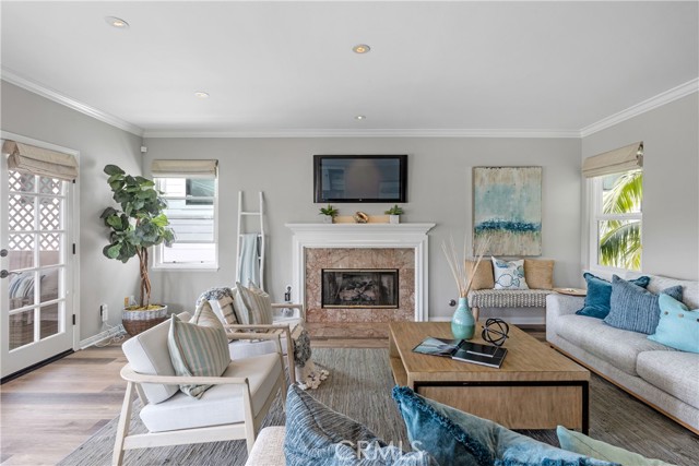 519 Juanita Avenue, Redondo Beach, California 90277, 5 Bedrooms Bedrooms, ,2 BathroomsBathrooms,Residential,Sold,Juanita,SB21138287