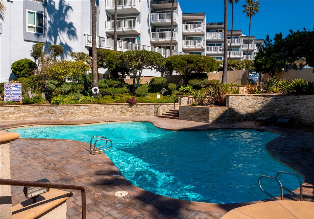 660 The Village, Redondo Beach, California 90277, 1 Bedroom Bedrooms, ,1 BathroomBathrooms,Residential,Sold,The Village,SB21049502