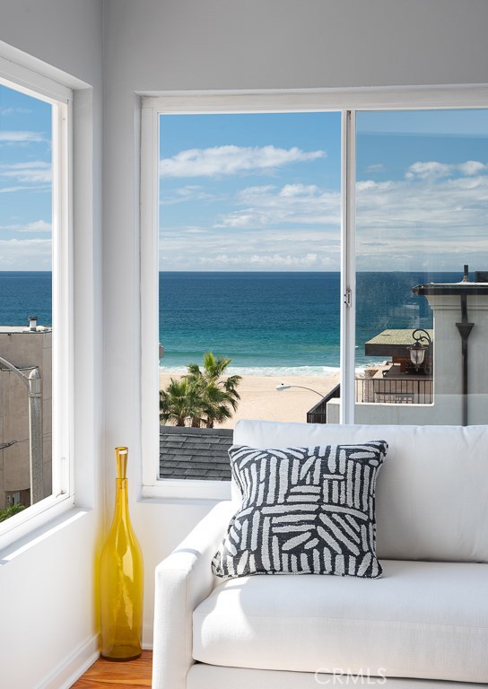 133 1st Street, Manhattan Beach, California 90266, 3 Bedrooms Bedrooms, ,2 BathroomsBathrooms,Residential,Sold,1st,SB20052011