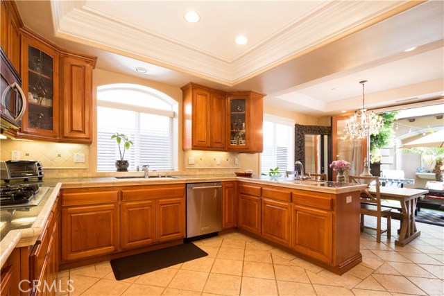 2217 Ruhland Avenue, Redondo Beach, California 90278, 4 Bedrooms Bedrooms, ,3 BathroomsBathrooms,Residential,Sold,Ruhland,SB17139608