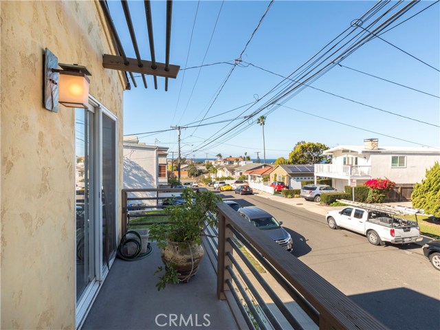 1158 8th Street, Hermosa Beach, California 90254, 3 Bedrooms Bedrooms, ,1 BathroomBathrooms,Residential,Sold,8th,SB20088189