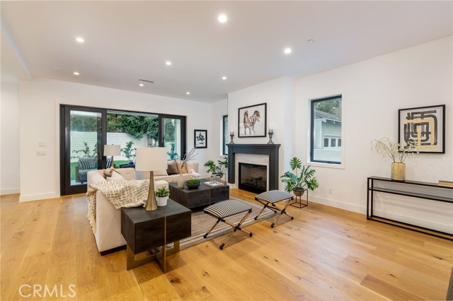 2400 John Street, Manhattan Beach, California 90266, 5 Bedrooms Bedrooms, ,2 BathroomsBathrooms,Residential,Sold,John,SB19208383