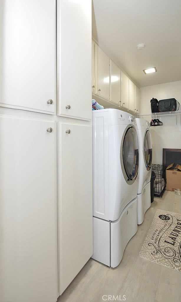 Laundry room with plenty of storage space