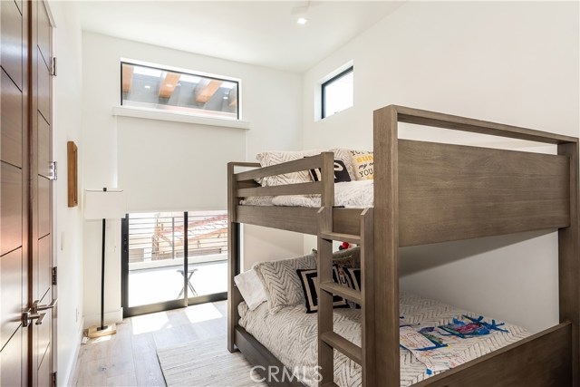 465 36th Place, Manhattan Beach, California 90266, 5 Bedrooms Bedrooms, ,6 BathroomsBathrooms,Residential,Sold,36th Place,SB19099340