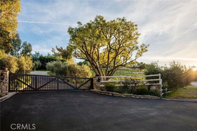 Photo of 30 Portuguese Bend Road, Rolling Hills, CA 90274