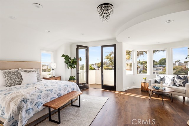 2322 Laurel Bluff Drive, Manhattan Beach, California 90266, 4 Bedrooms Bedrooms, ,3 BathroomsBathrooms,Residential,Sold,Laurel Bluff,SB21167191