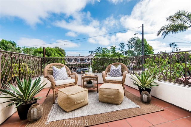 769 33rd Street, Manhattan Beach, California 90266, 6 Bedrooms Bedrooms, ,4 BathroomsBathrooms,Residential,Sold,33rd,SB18219085