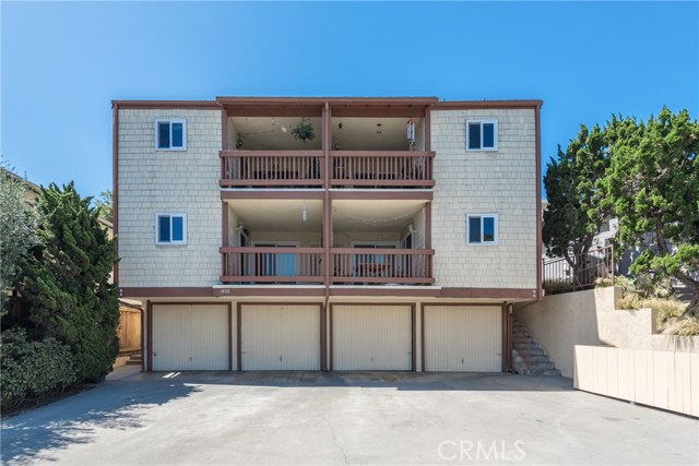 1450 Manhattan Beach Boulevard, Manhattan Beach, California 90266, 2 Bedrooms Bedrooms, ,2 BathroomsBathrooms,Residential,Sold,Manhattan Beach,SB18170106