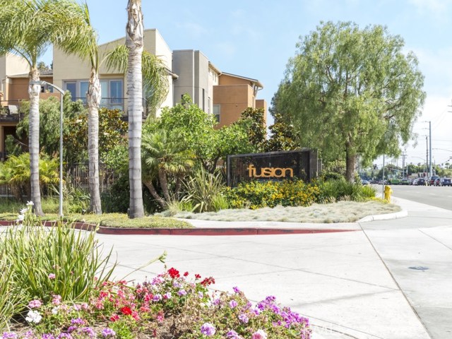 2 Bed Home for Sale in Hawthorne, California