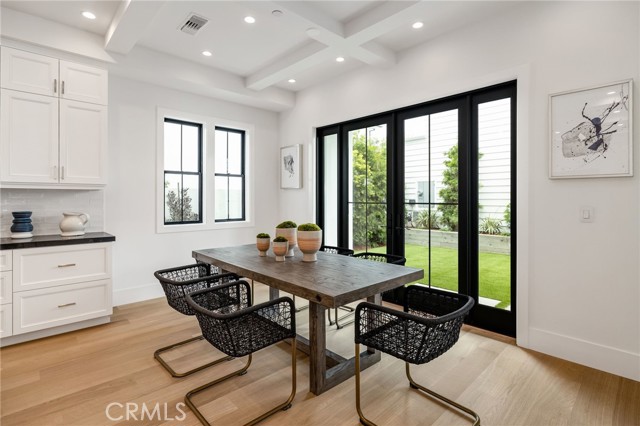 Bright and sunny breakfast area