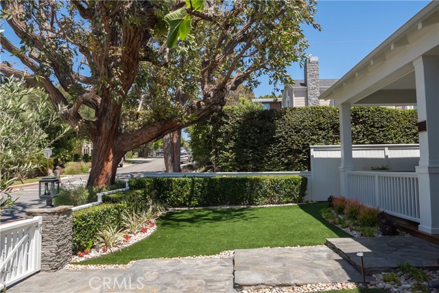 598 33rd Street, Manhattan Beach, California 90266, 5 Bedrooms Bedrooms, ,5 BathroomsBathrooms,Residential,Sold,33rd,SB21107096