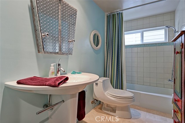 512 3rd Street, Manhattan Beach, California 90266, 3 Bedrooms Bedrooms, ,3 BathroomsBathrooms,Residential,Sold,3rd,SB18066337