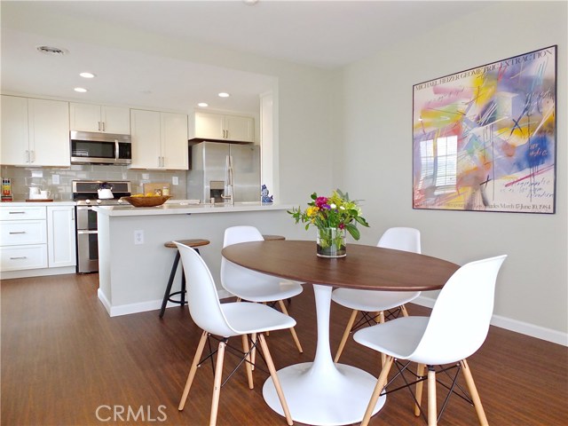 1104 Harkness Lane, Redondo Beach, California 90278, 3 Bedrooms Bedrooms, ,2 BathroomsBathrooms,Residential,Sold,Harkness,PW18238945