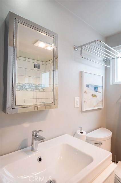 558 Rosecrans Avenue, Manhattan Beach, California 90266, 3 Bedrooms Bedrooms, ,3 BathroomsBathrooms,Residential,Sold,Rosecrans,SB20105712