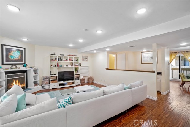 515 Meyer Lane, Redondo Beach, California 90278, 3 Bedrooms Bedrooms, ,3 BathroomsBathrooms,Residential,Sold,Meyer,PW21011132