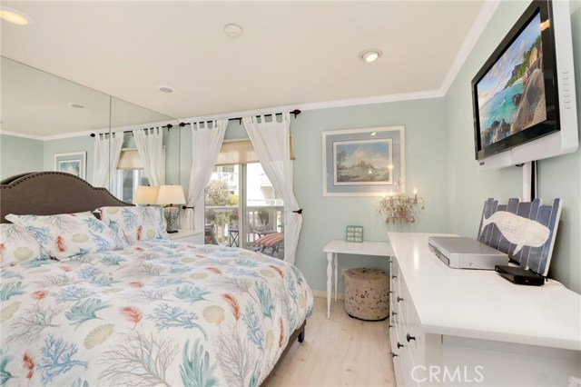 650 The Vlg, Redondo Beach, California 90277, 1 Bedroom Bedrooms, ,1 BathroomBathrooms,Residential,Sold,The Vlg,SB18021367