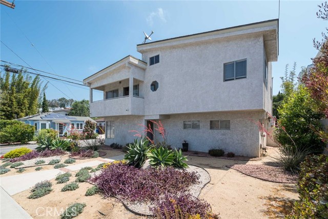 1326 Owosso Avenue, Hermosa Beach, California 90254, 4 Bedrooms Bedrooms, ,3 BathroomsBathrooms,Residential,Sold,Owosso,SB18170594