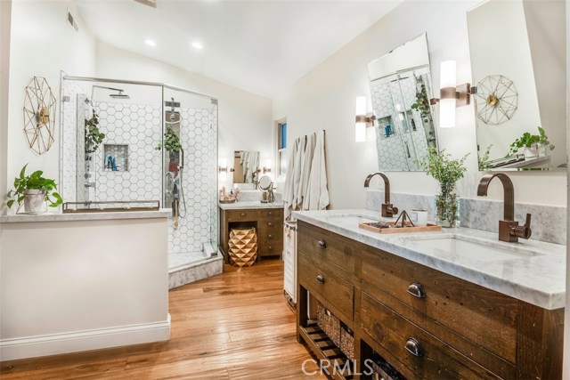 17 Seahurst Road, Rolling Hills Estates, California 90274, 5 Bedrooms Bedrooms, ,5 BathroomsBathrooms,Residential,Sold,Seahurst,PV20141601