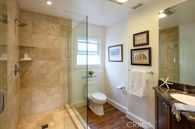Full bath upstairs