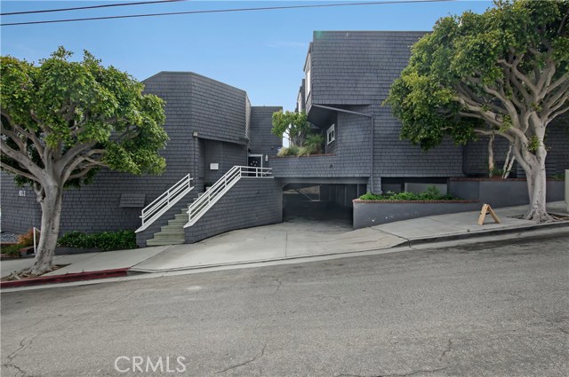 653 Manhattan Beach Boulevard, Manhattan Beach, California 90266, 2 Bedrooms Bedrooms, ,2 BathroomsBathrooms,Residential,Sold,Manhattan Beach,SB19095125