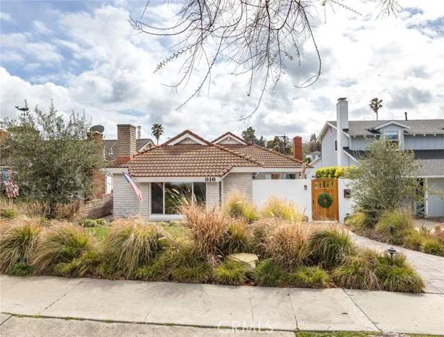 816 Knob Hill Avenue, Redondo Beach, California 90277, 3 Bedrooms Bedrooms, ,2 BathroomsBathrooms,Residential,Sold,Knob Hill,SB21051287