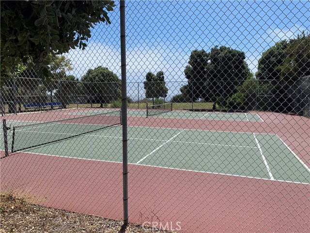 Paddle tennis courts..with ocean views!