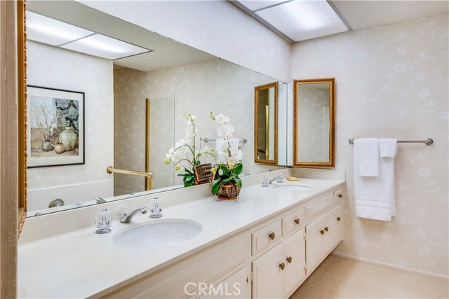 Extra long vanity with dual sinks
