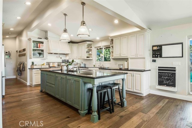 17 Seahurst Road, Rolling Hills Estates, California 90274, 5 Bedrooms Bedrooms, ,5 BathroomsBathrooms,Residential,Sold,Seahurst,PV20141601