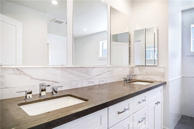 507 El Redondo Avenue, Redondo Beach, California 90277, 4 Bedrooms Bedrooms, ,3 BathroomsBathrooms,Residential,Sold,El Redondo,CV17077417