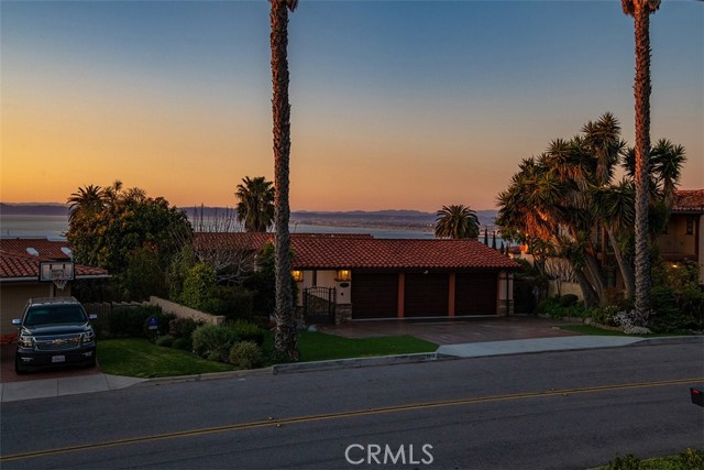 1612 Via Montemar, Palos Verdes Estates, California 90274, 3 Bedrooms Bedrooms, ,2 BathroomsBathrooms,Residential,Sold,Via Montemar,SB19060574