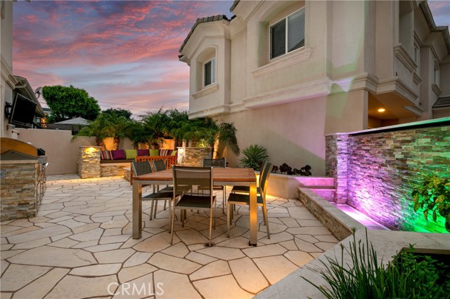 2005 Plant Avenue, Redondo Beach, California 90278, 4 Bedrooms Bedrooms, ,2 BathroomsBathrooms,Residential,Sold,Plant,SB20174146