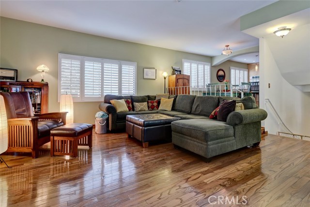 105 Irena Avenue, Redondo Beach, California 90277, 3 Bedrooms Bedrooms, ,3 BathroomsBathrooms,Residential,Sold,Irena,SB18189275