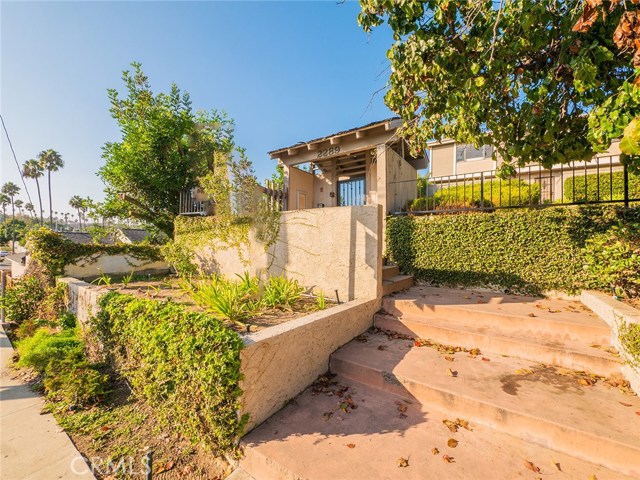 Front gated entrance off of 190th.