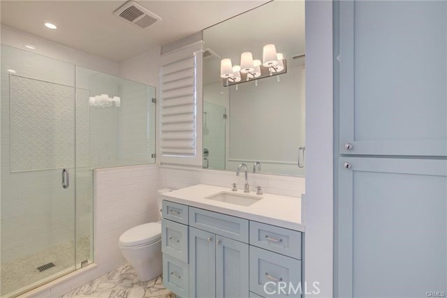 548 Pine Street, Hermosa Beach, California 90254, 4 Bedrooms Bedrooms, ,3 BathroomsBathrooms,Residential,Sold,Pine,SB19142992