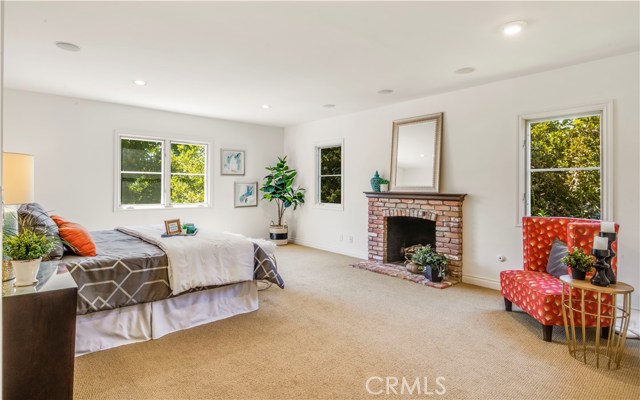 Optional 2nd master or upstairs family room!