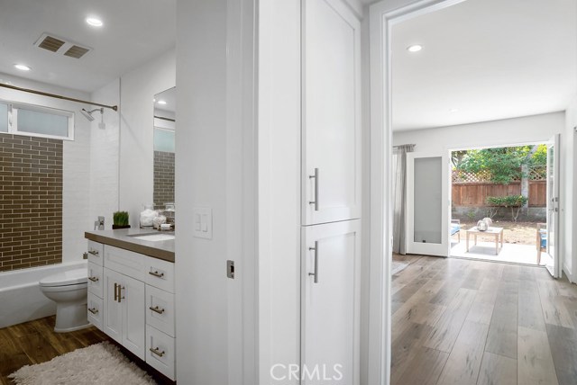 1808 Rockefeller Lane, Redondo Beach, California 90278, 3 Bedrooms Bedrooms, ,2 BathroomsBathrooms,Residential,Sold,Rockefeller,SB18082595