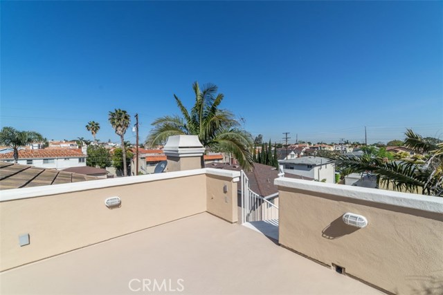 2303 Harriman Lane, Redondo Beach, California 90278, 4 Bedrooms Bedrooms, ,2 BathroomsBathrooms,Residential,Sold,Harriman,SB17083705