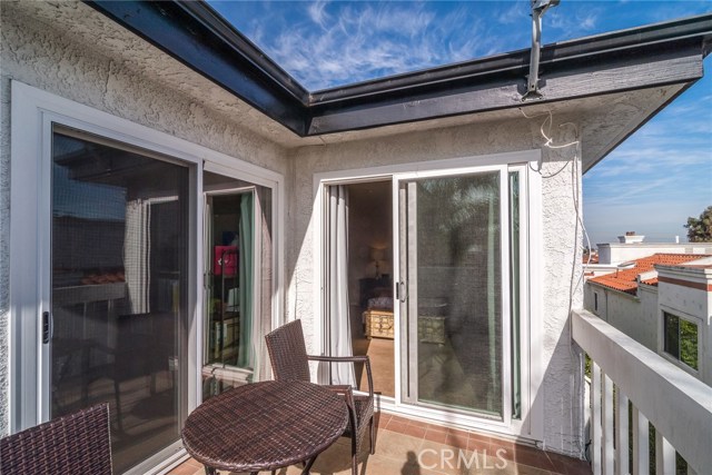 2000 Voorhees Avenue, Redondo Beach, California 90278, 3 Bedrooms Bedrooms, ,3 BathroomsBathrooms,Residential,Sold,Voorhees,SB20247328