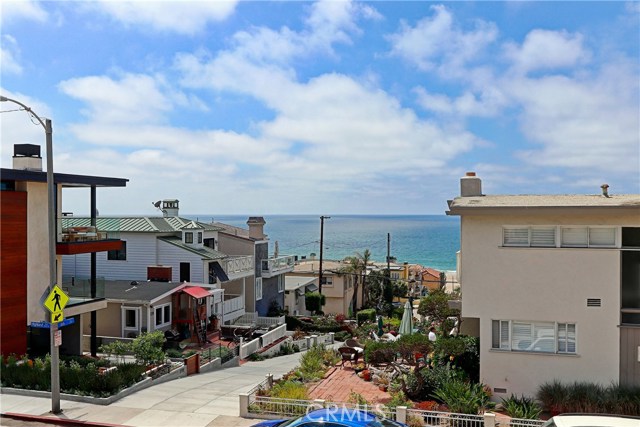 600 Highland Avenue, Manhattan Beach, California 90266, 6 Bedrooms Bedrooms, ,2 BathroomsBathrooms,Residential,Sold,Highland,SB17193432