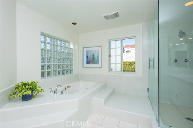 1021 Avenue D, Redondo Beach, California 90277, 4 Bedrooms Bedrooms, ,2 BathroomsBathrooms,Residential,Sold,Avenue D,SB21005310