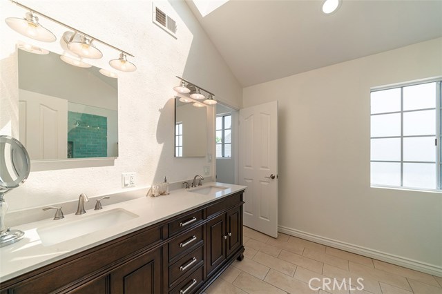 1913 Farrell Avenue, Redondo Beach, California 90278, 4 Bedrooms Bedrooms, ,3 BathroomsBathrooms,Residential,Sold,Farrell,SB18198460