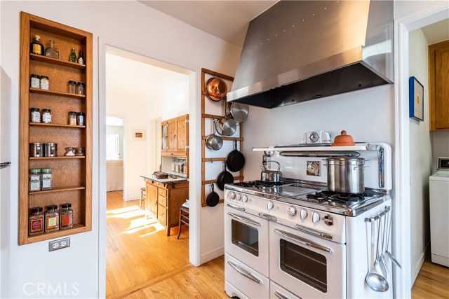 420 3rd Street, Manhattan Beach, California 90266, 2 Bedrooms Bedrooms, ,2 BathroomsBathrooms,Residential,Sold,3rd,SB19171660