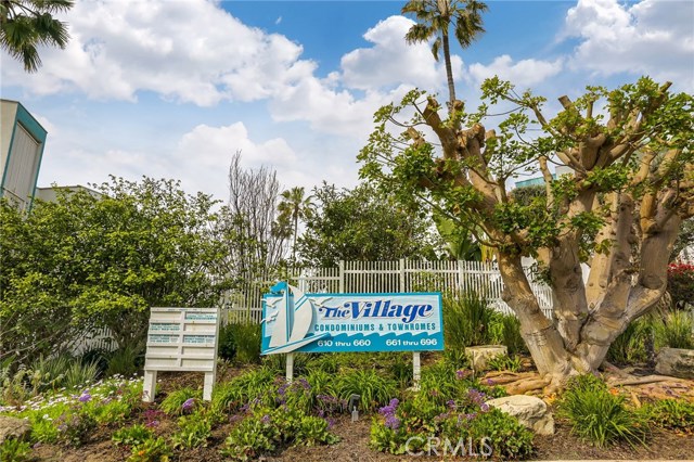 650 The Vlg, Redondo Beach, California 90277, 1 Bedroom Bedrooms, ,1 BathroomBathrooms,Residential,Sold,The Vlg,SB18021367