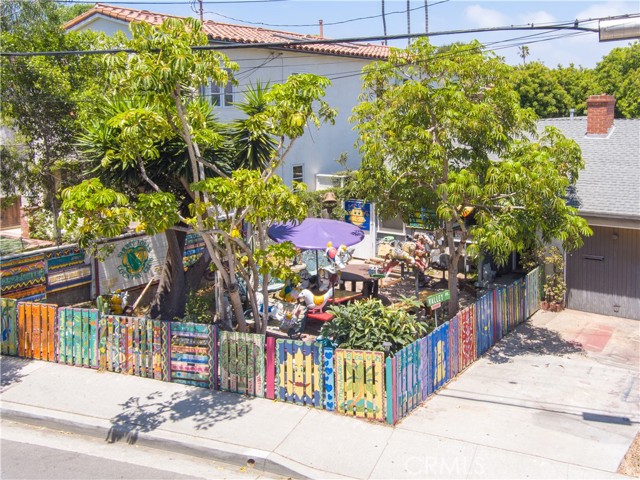 2527 Valley Drive, Manhattan Beach, California 90266, 2 Bedrooms Bedrooms, ,1 BathroomBathrooms,Residential,Sold,Valley,SB21125381