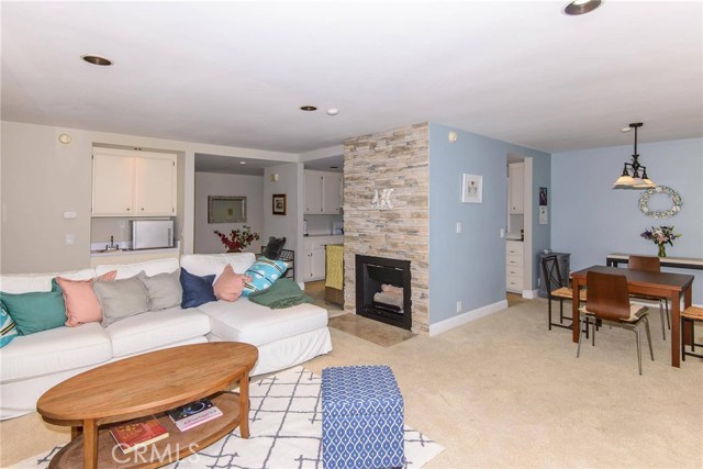 700 Esplanade, Redondo Beach, California 90277, 2 Bedrooms Bedrooms, ,2 BathroomsBathrooms,Residential,Sold,Esplanade,SB17099980